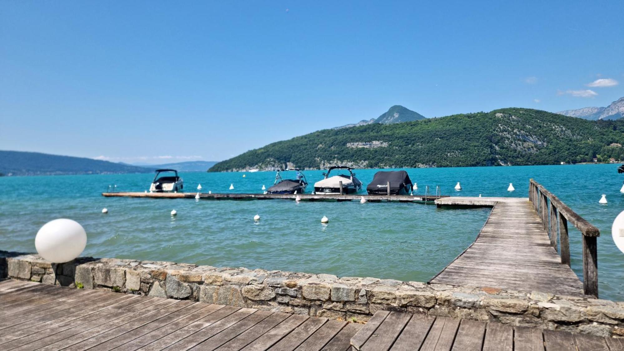 Les Pieds Dans L'eau Apartment